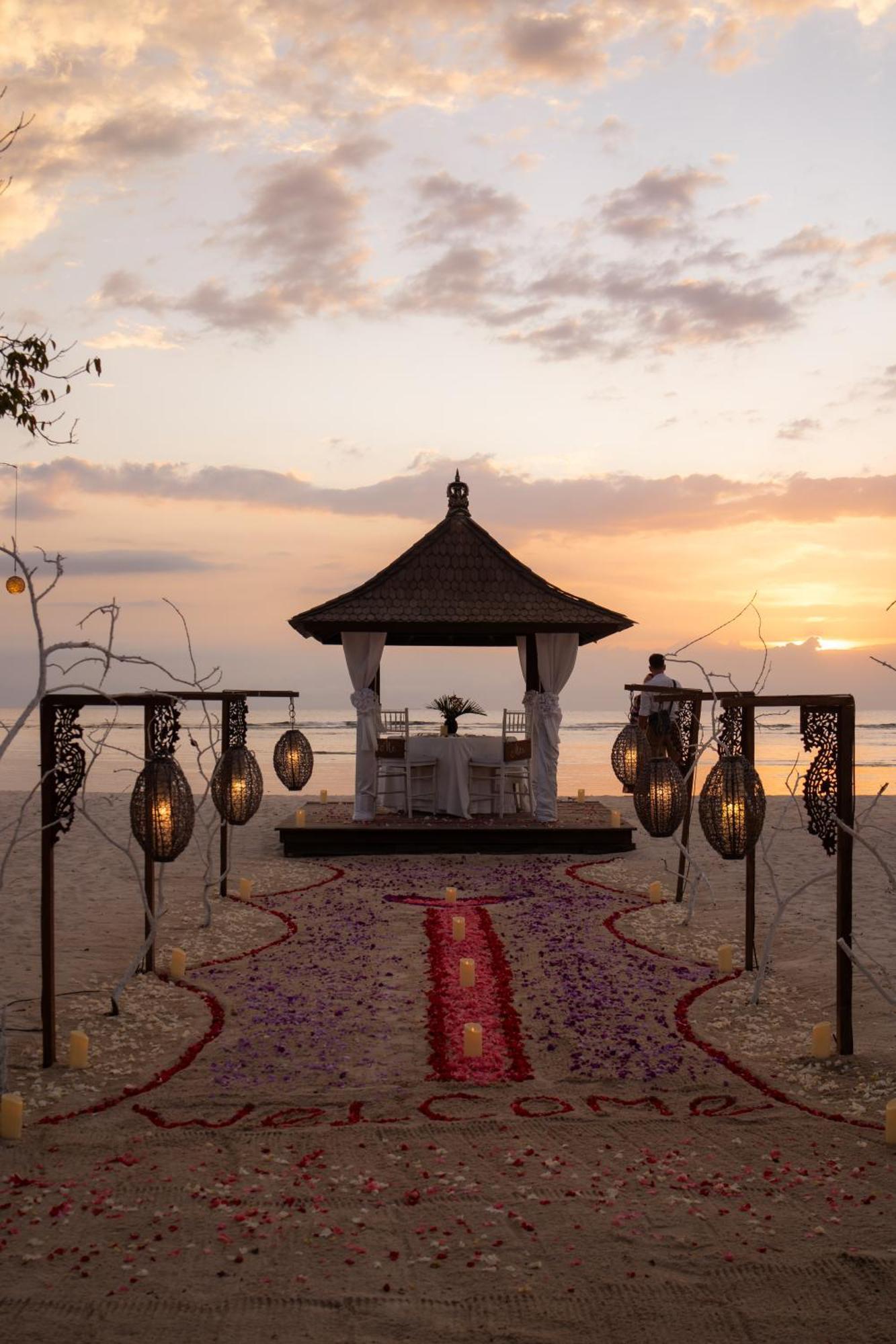 Ombak Sunset Hotel Gili Trawangan Exterior photo