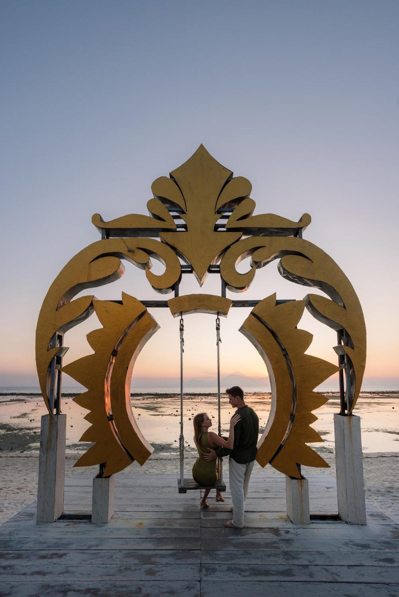 Ombak Sunset Hotel Gili Trawangan Exterior photo