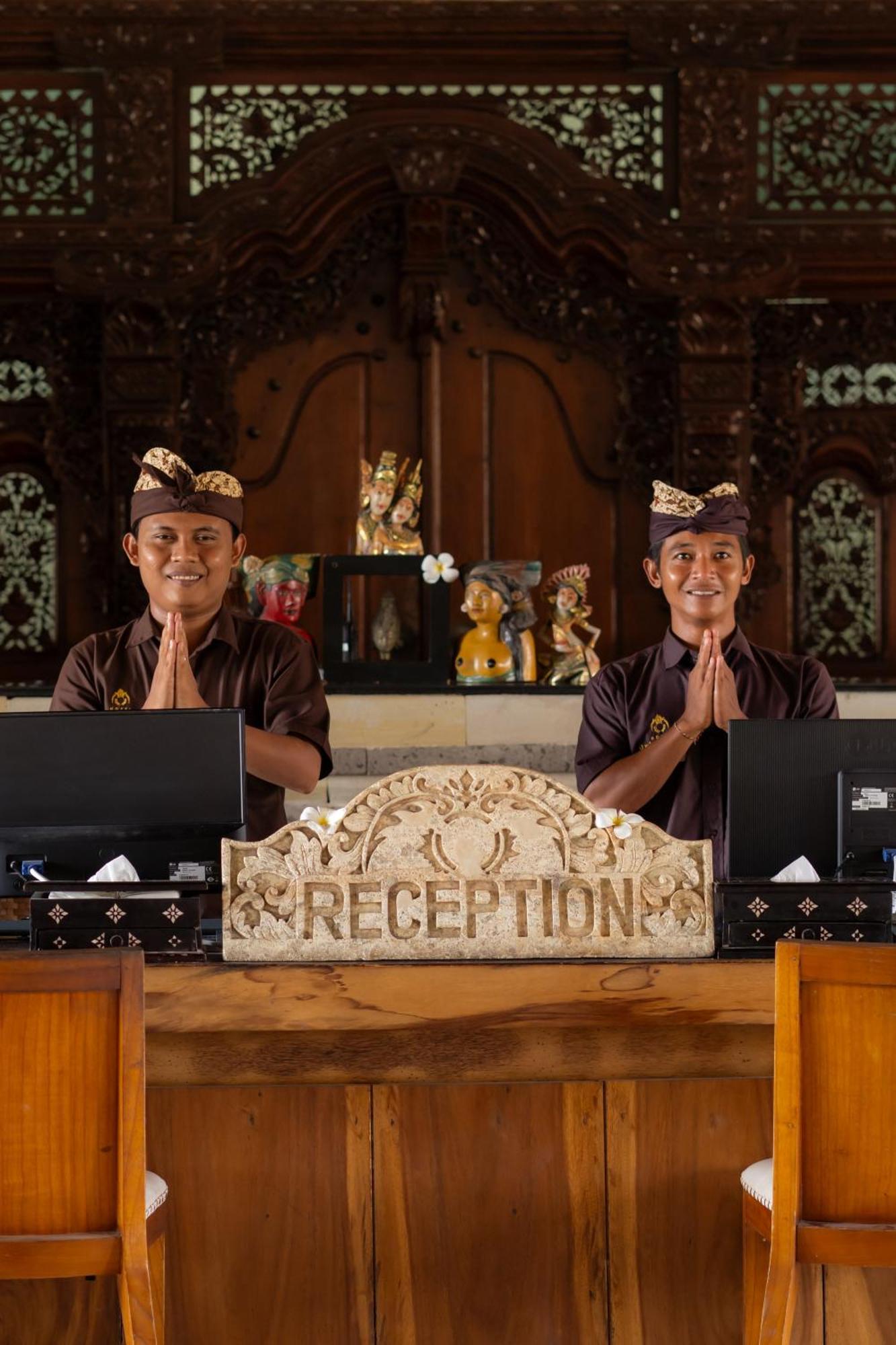 Ombak Sunset Hotel Gili Trawangan Exterior photo